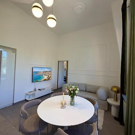 Centre - 4 Personnes * Cannes